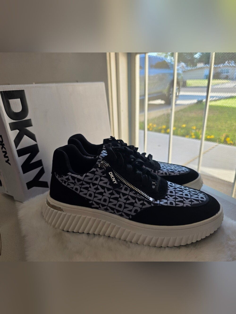 Dkny Women's Lissa Logo Platform Sneakers - 11M